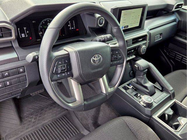 Used 2025 Toyota 4Runner SR5 AWD/4WD image 12