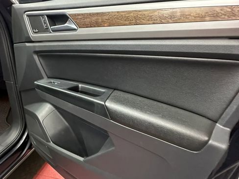 Used 2019 Volkswagen Atlas SEL Premium image 34