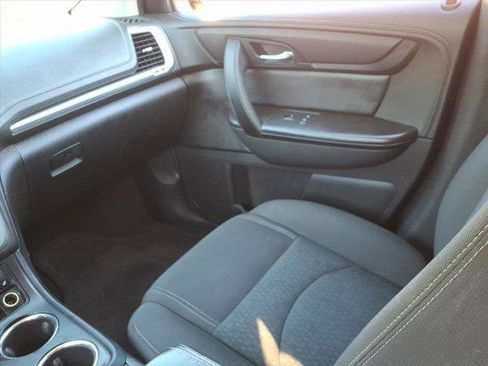 Used 2016 GMC Acadia SLE image 19