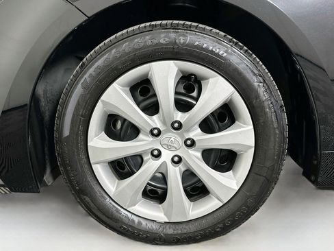 Used 2025 Toyota Corolla LE FWD image 11