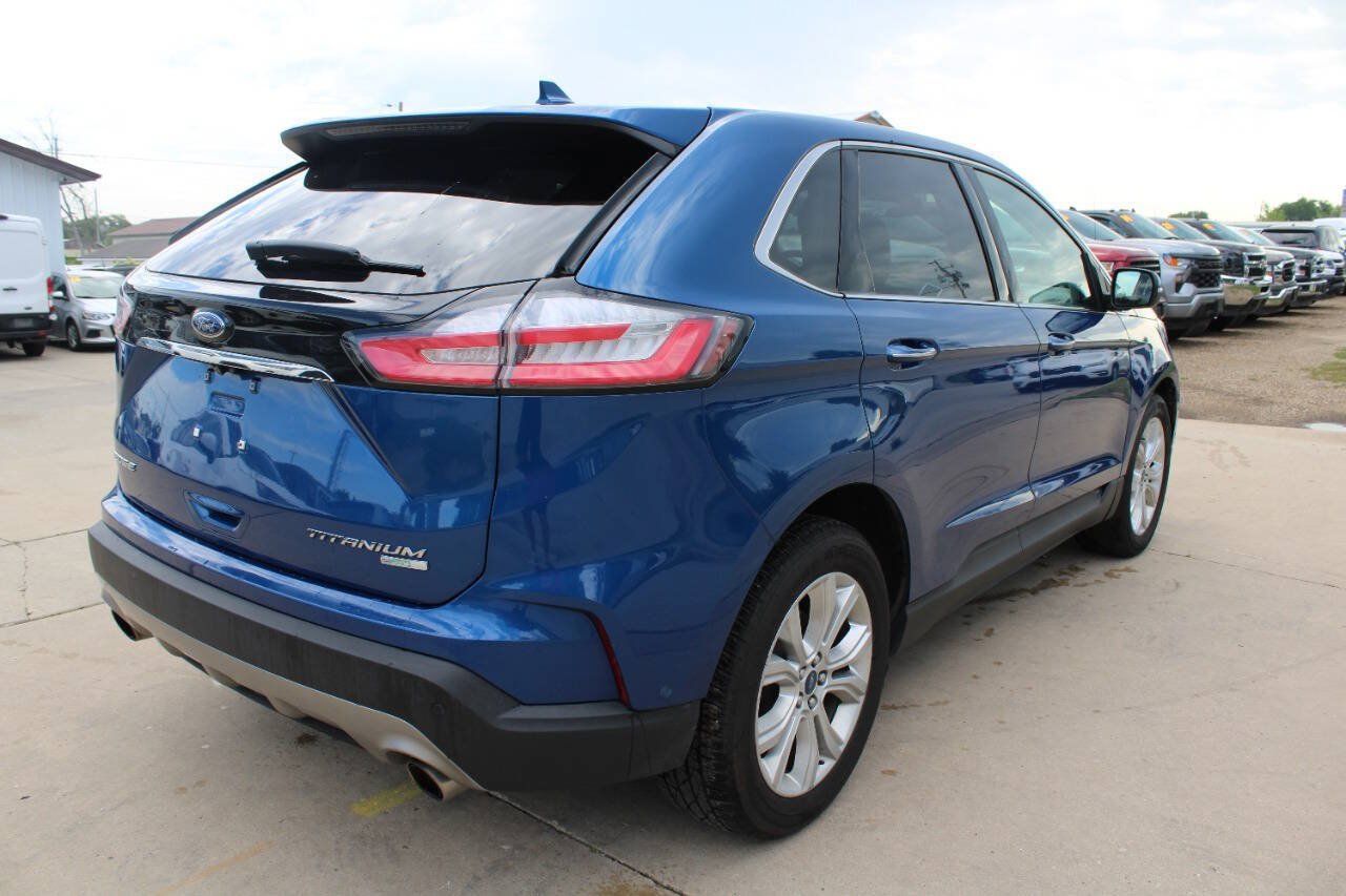 Used 2020 Ford Edge Titanium w/ Equipment Group 301A AWD/4WD image 2