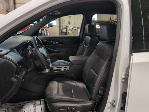 Used 2023 Chevrolet Traverse RS image 19