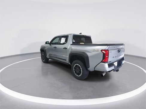 Used 2025 Toyota Tacoma TRD Off-Road image 6