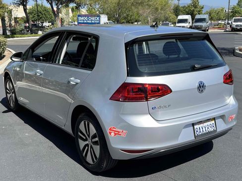 Used 2016 Volkswagen e-Golf SE w/ DC Fast Charging Package image 2