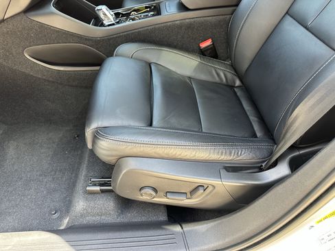Used 2023 Volvo XC40 B4 Plus w/ Protection Package Premier FWD image 19