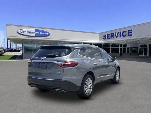 Used 2018 Buick Enclave Premium w/ Experience Buick Package FWD image 8