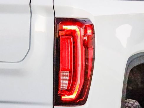 Used 2025 GMC Sierra 1500 AT4 image 9