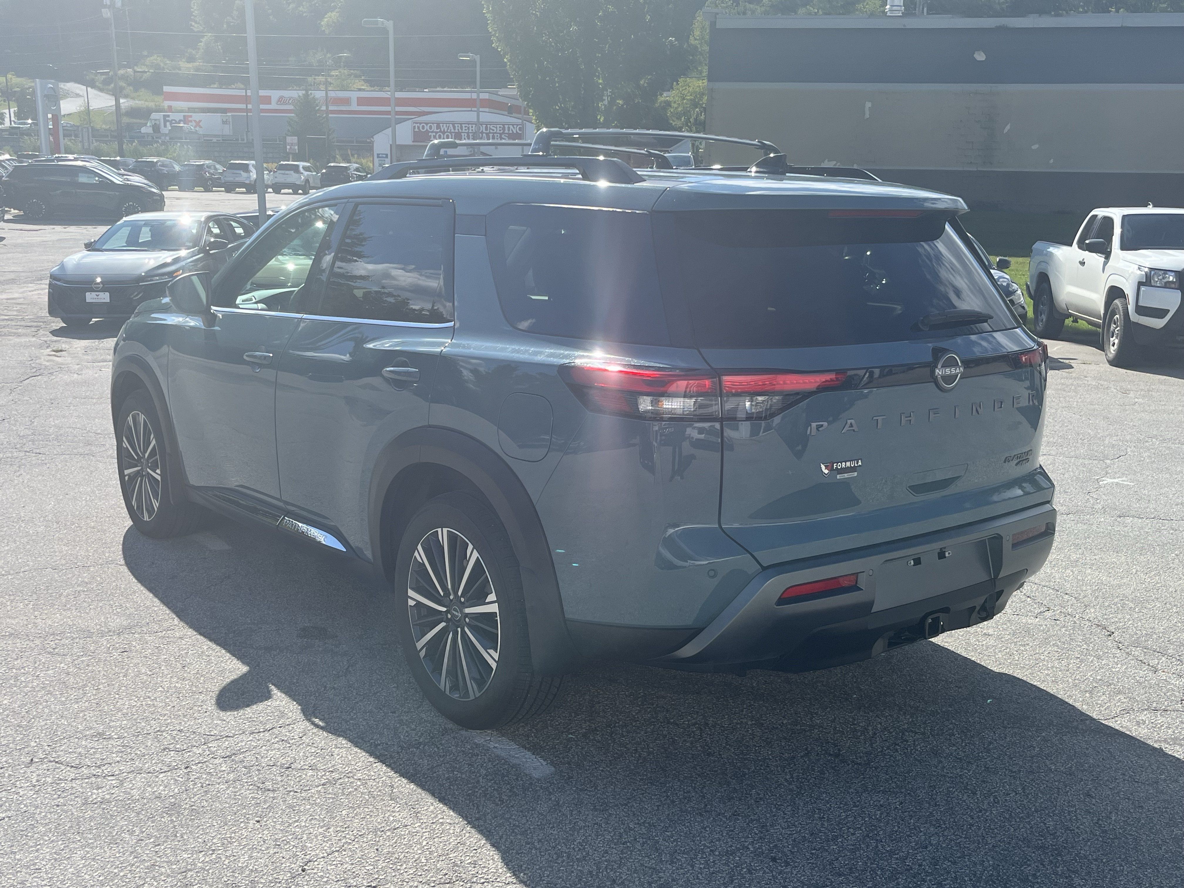 New 2026 Nissan Pathfinder Platinum AWD/4WD image 5