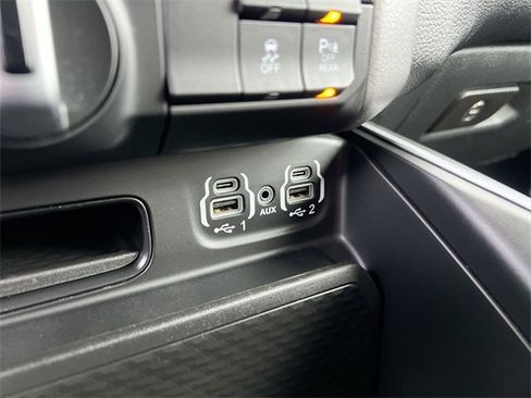 Used 2023 RAM 1500 Big Horn image 33