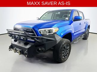 Used 2017 Toyota Tacoma SR5 AWD/4WD video 3