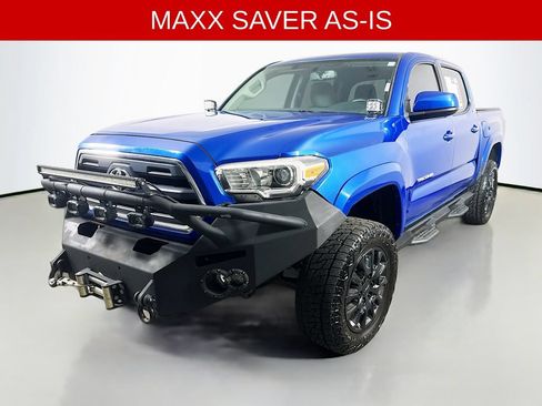 Used 2017 Toyota Tacoma SR5 AWD/4WD image 3