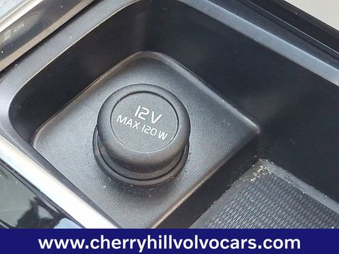 Certified 2023 Volvo XC60 B5 Plus image 24