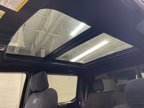 Used 2016 Ford F150 XLT w/ Equipment Group 302A Luxury image 8