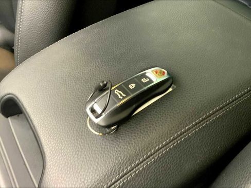 Used 2024 Porsche Cayenne image 19