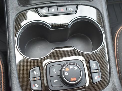 Used 2020 GMC Acadia AT4 image 31