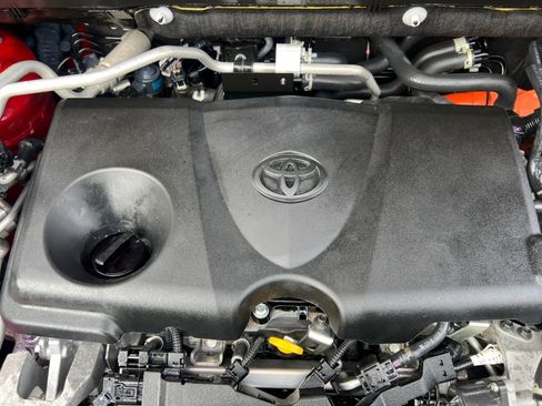 Used 2022 Toyota RAV4 SE image 37