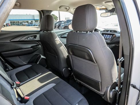 Used 2022 Chevrolet TrailBlazer LT w/ Convenience Package FWD image 40