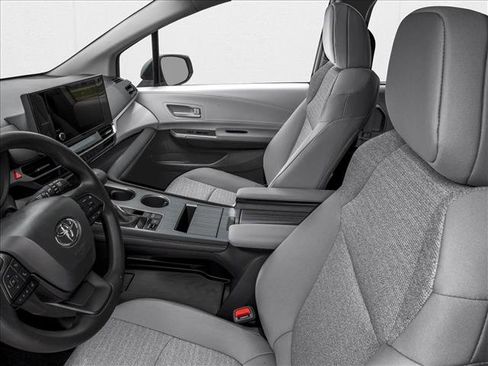 New 2026 Toyota Sienna LE FWD image 6