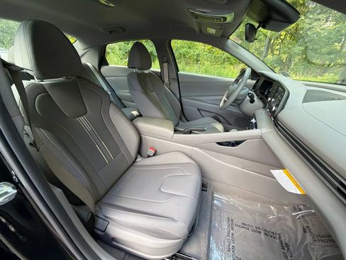 Certified 2026 Hyundai Elantra Sport FWD image 9