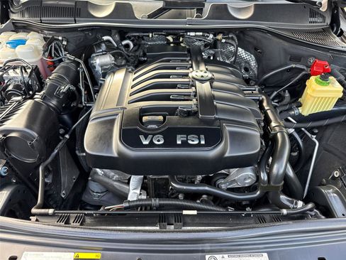 Used 2013 Volkswagen Touareg Lux image 8