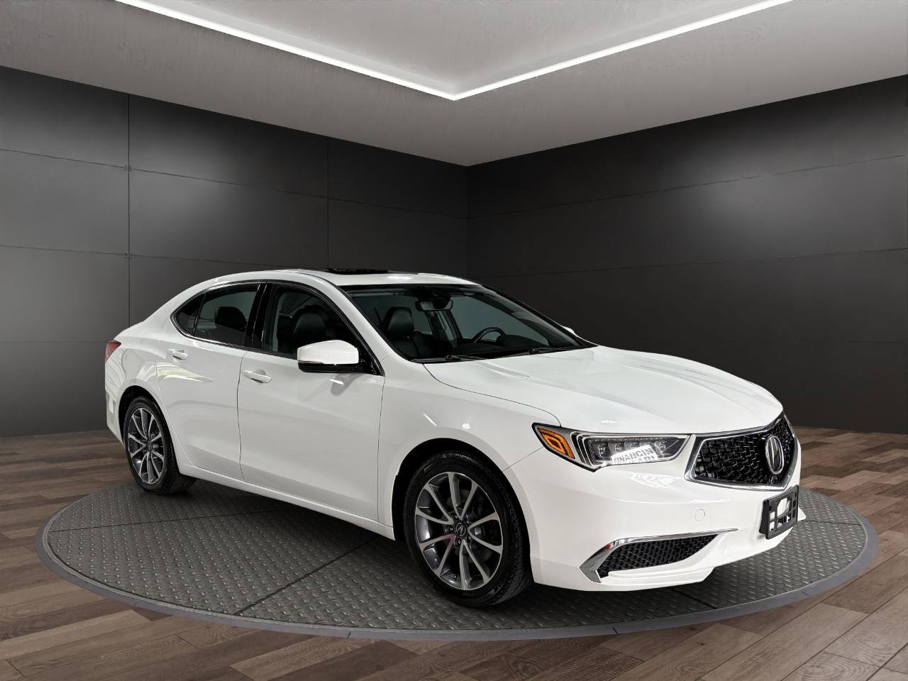 Used 2018 Acura TLX V6 SH-AWD image 2