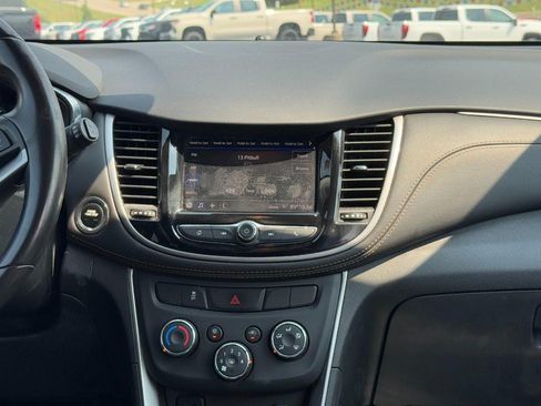 Used 2022 Chevrolet Trax LT w/ Driver Confidence Package AWD/4WD image 13