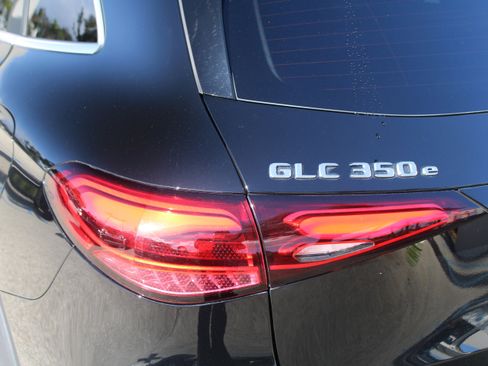 Used 2025 Mercedes-Benz GLC 350e 4MATIC image 13