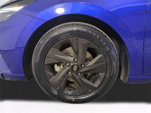 Used 2021 Hyundai Elantra SEL w/ Convenience Package image 11