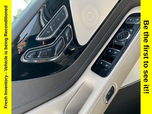 Used 2023 Lincoln Aviator Reserve w/ Equipment Group 201A image 11