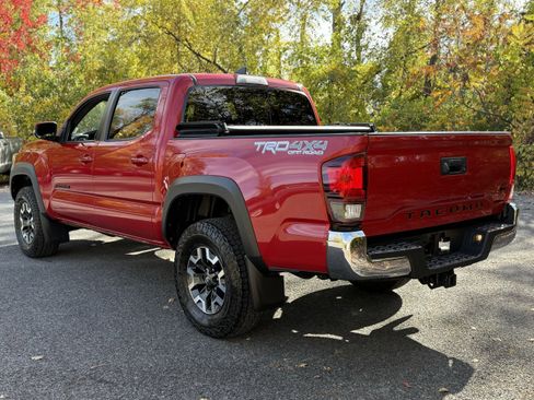 Used 2019 Toyota Tacoma TRD Off-Road image 9
