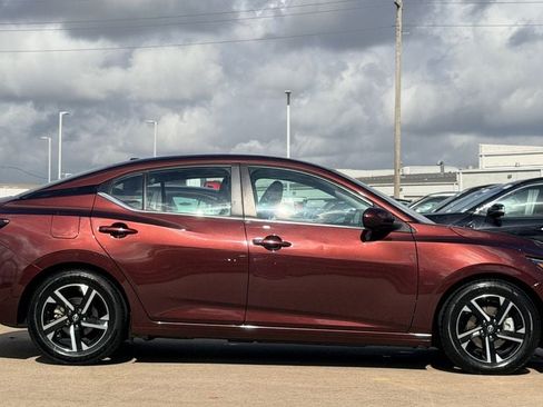 Used 2024 Nissan Sentra SV FWD image 6