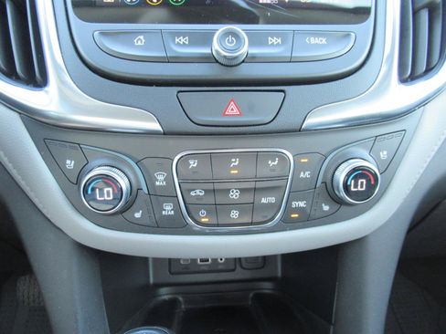Used 2021 Chevrolet Equinox Premier FWD image 27