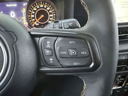 Used 2024 Jeep Wrangler Willys image 14