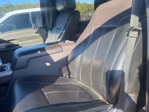 Used 2016 Ford F250 Lariat w/ Lariat Interior Package image 2