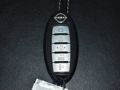Used 2025 Nissan Altima 2.5 SV FWD image 34