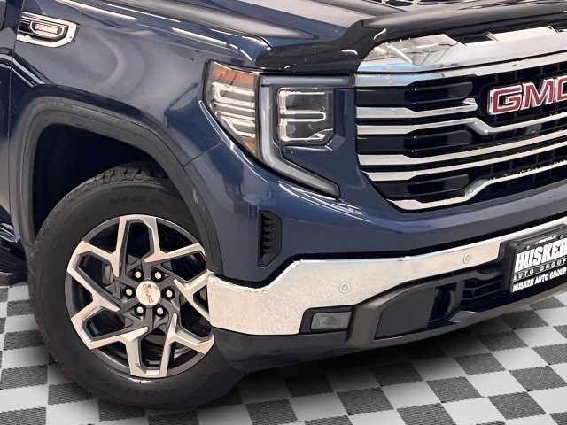 Used 2022 GMC Sierra 1500 SLT w/ SLT Premium Plus Package AWD/4WD image 7