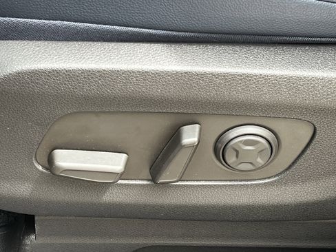 Used 2025 Kia Carnival SX Prestige FWD image 20