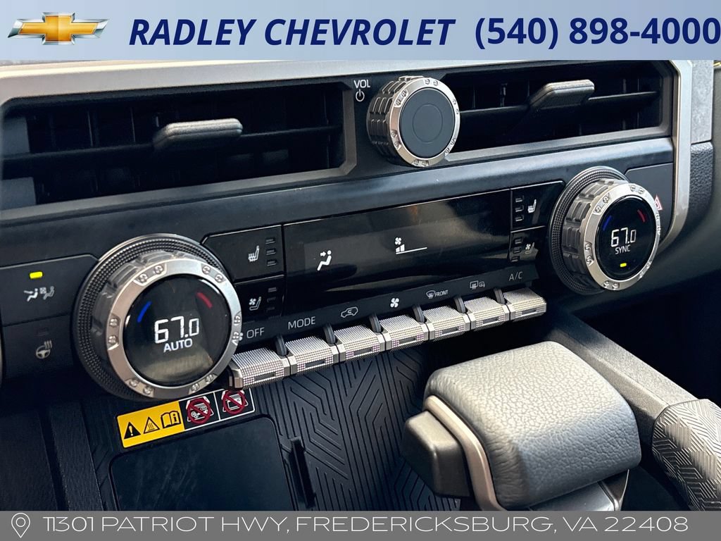 Used 2025 Toyota 4Runner Trailhunter AWD/4WD image 6