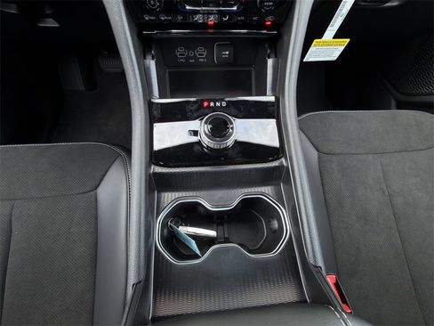 New 2025 Jeep Grand Cherokee Altitude image 16