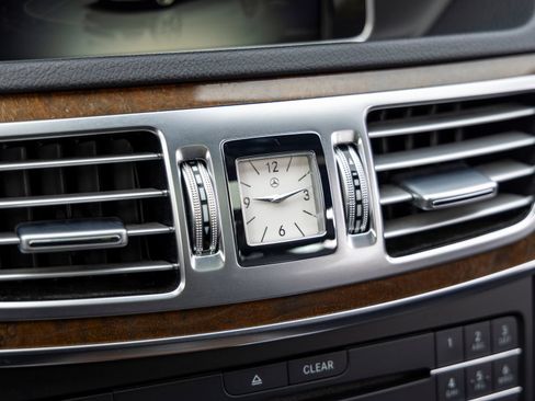 Used 2016 Mercedes-Benz E 350 4MATIC Wagon image 43