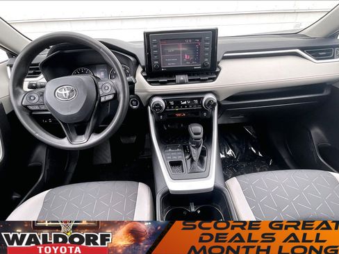 Used 2022 Toyota RAV4 XLE image 19