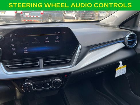 Used 2024 Chevrolet Trax LT w/ Driver Confidence Package FWD image 16