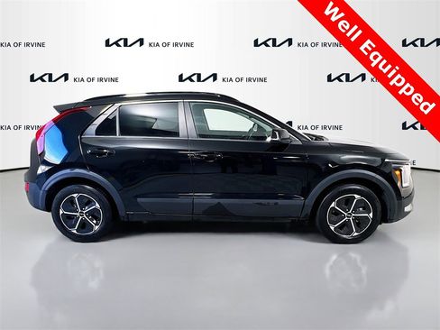 Used 2023 Kia Niro EX image 9