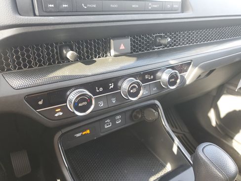 Certified 2025 Honda CR-V EX image 29