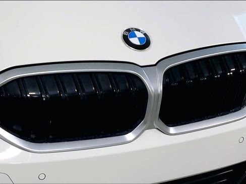 Certified 2024 BMW 330i xDrive Sedan w/ Convenience Package image 33