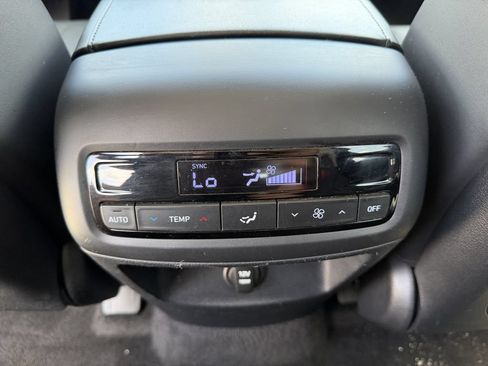 Used 2025 Hyundai Palisade SEL FWD image 25