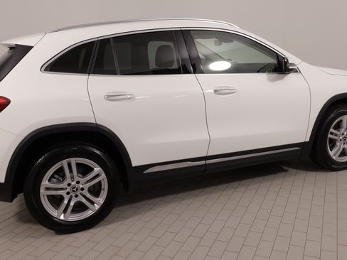Used 2023 Mercedes-Benz GLA 250 4MATIC image 8