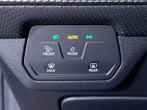 Used 2025 Volkswagen Atlas SEL image 27