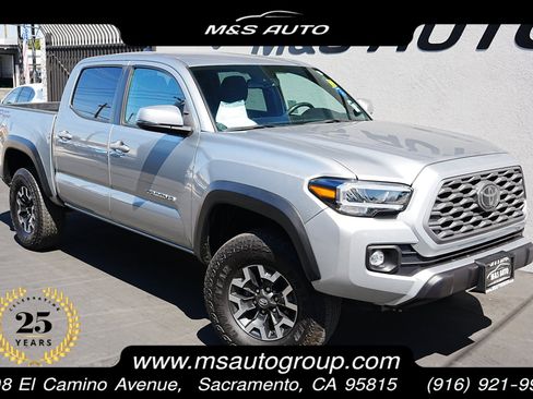 Used 2022 Toyota Tacoma TRD Off-Road image 1
