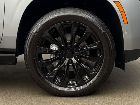 Used 2025 GMC Yukon XL Denali w/ Sun & Power Step Package AWD/4WD image 9